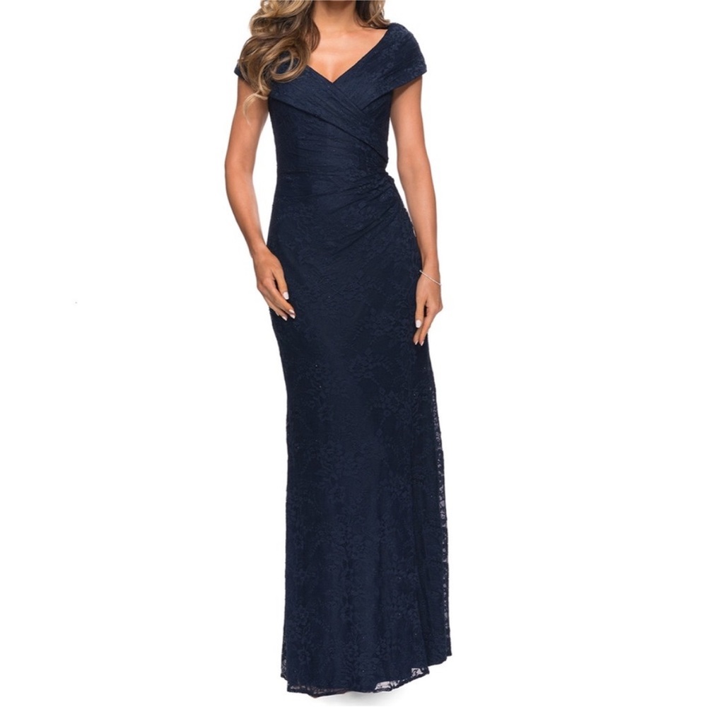 La Femme Off the Shoulder Lace Gown
Size 16 Nwot
